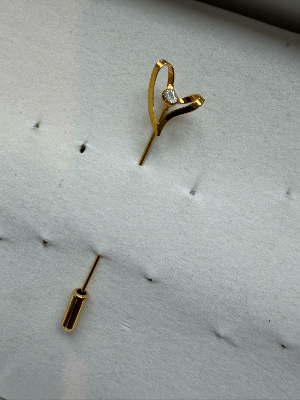 Vintage Gold Tone Abstract Heart Rhinestone Stick Pin - Picture 3 of 8